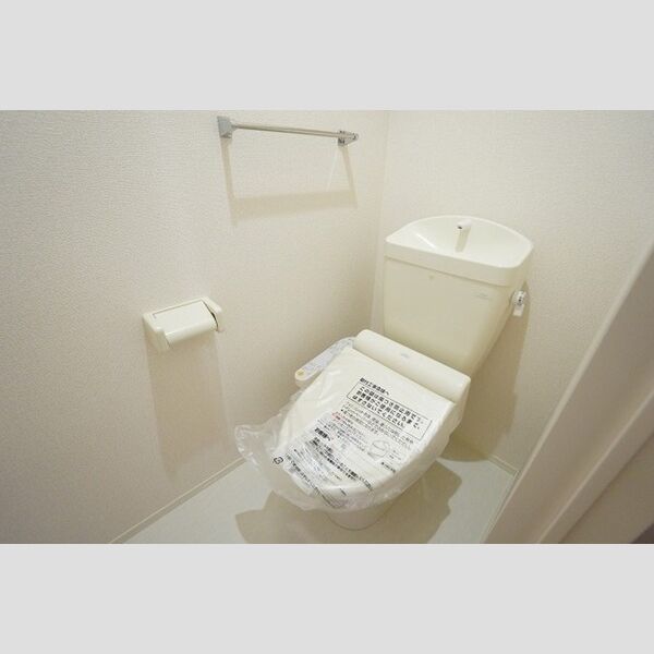 トイレ (温水洗浄暖房便座)