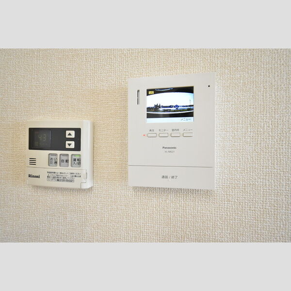 その他設備 (給湯器リモコン&モニターホン)