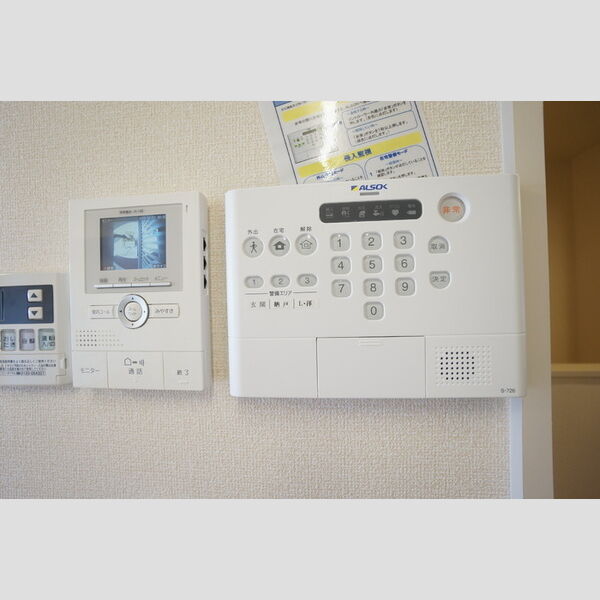 その他設備 (録画機能付きTVインターフォン・ALSOK室内コントローラ)