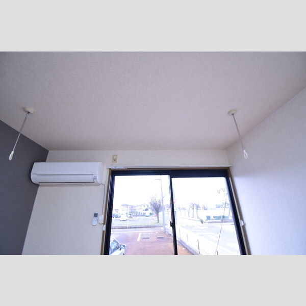 その他設備 (室内物干し金具)