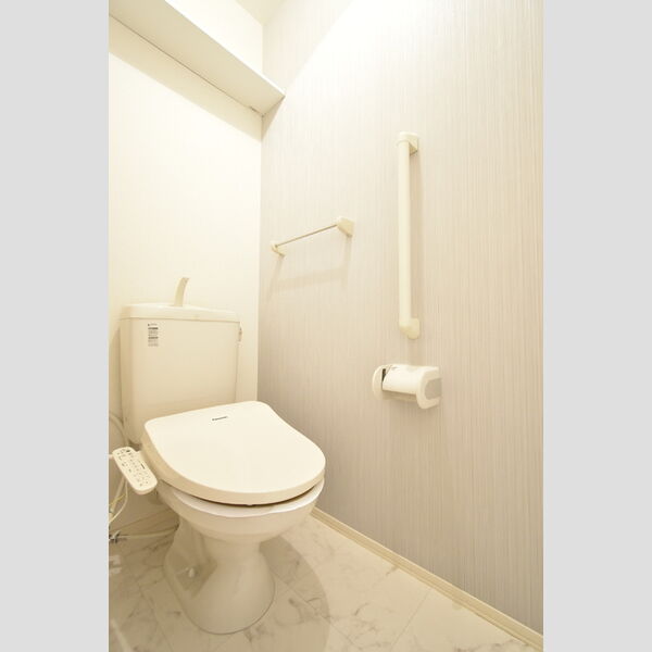 トイレ (トイレ)
