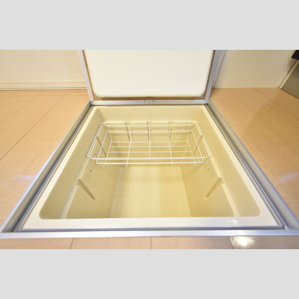 収納 (床下収納)