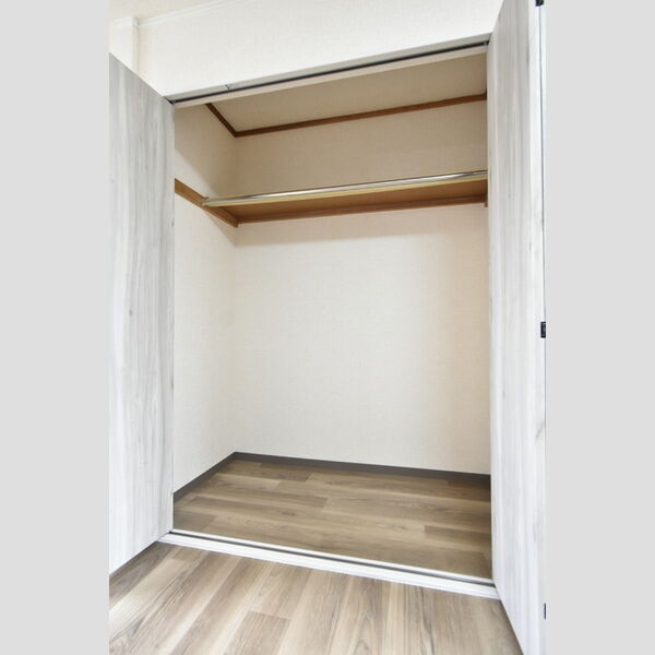 収納 (洋室　クローゼット)