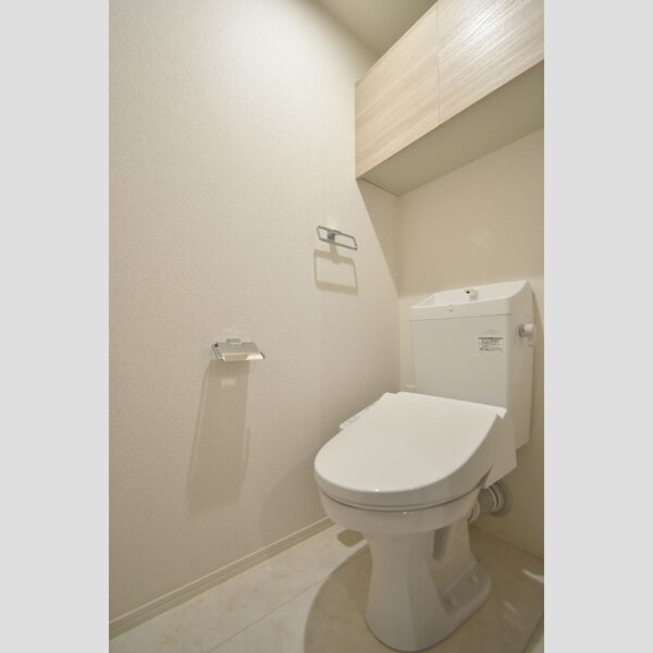 トイレ (トイレ)