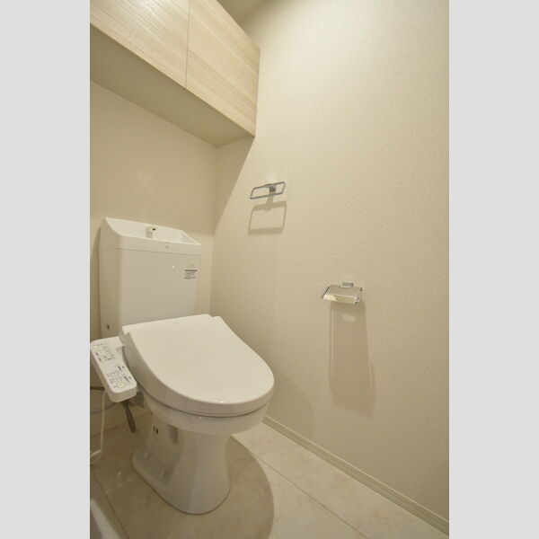 トイレ (トイレ)