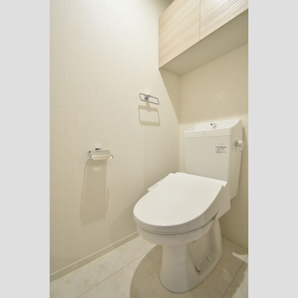 トイレ (トイレ)