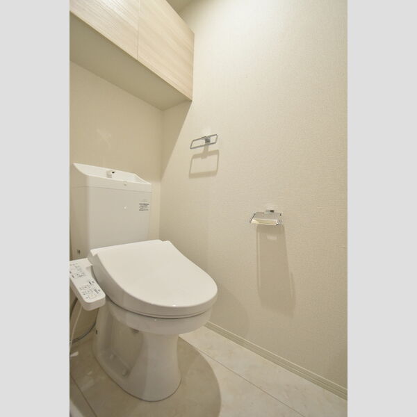 トイレ (トイレ)
