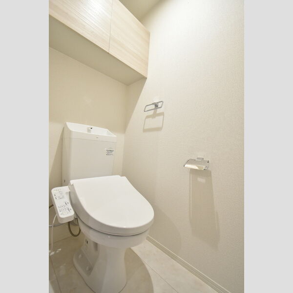 トイレ (トイレ)