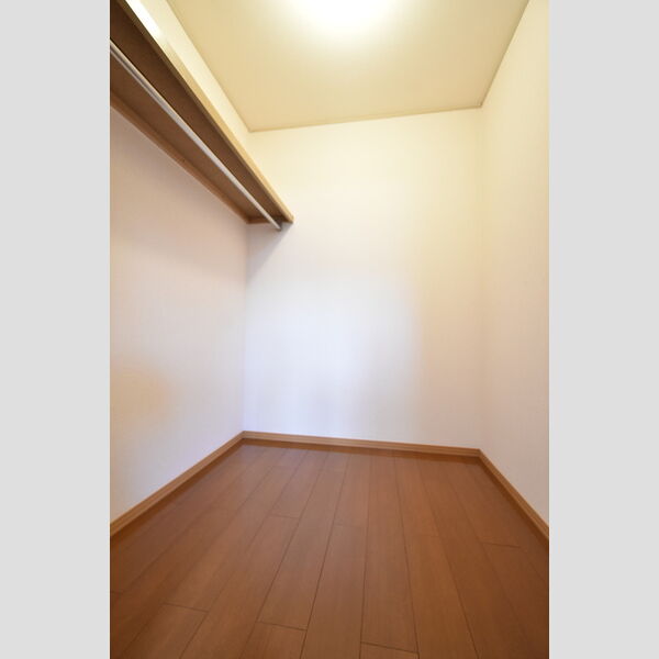 収納 (洋室①　ウォークインクローゼット)