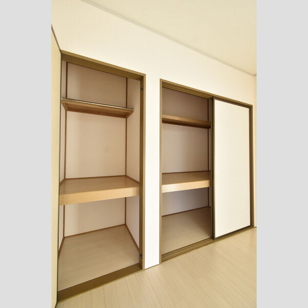 収納 (洋室①　物入)