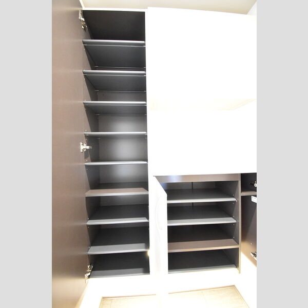 玄関 (シューズボックス)