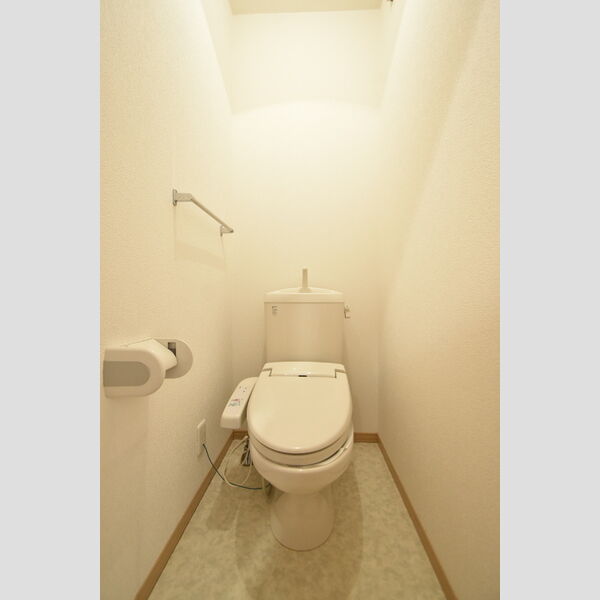 トイレ (トイレ)