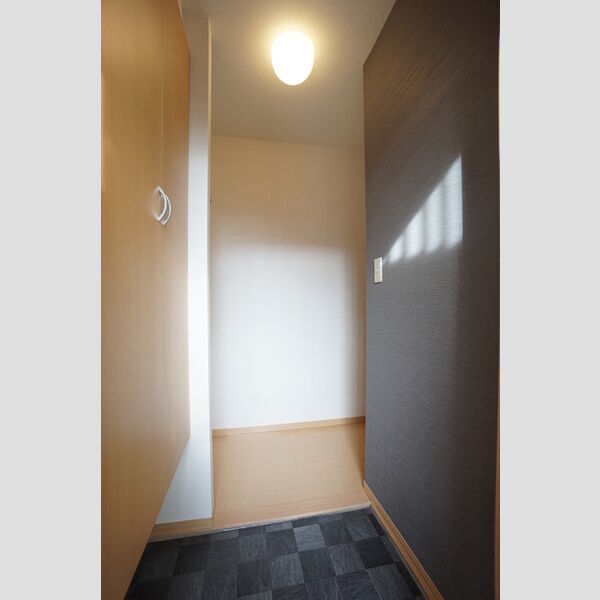 玄関 (玄関スペース)