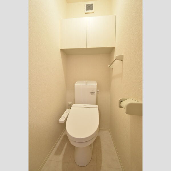 トイレ (トイレ)