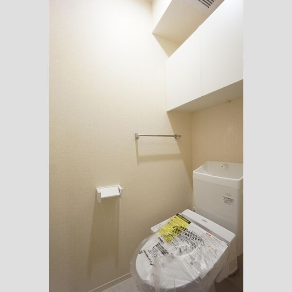 トイレ (トイレ)