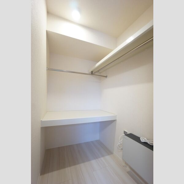 収納 (ウォークインクローゼット)