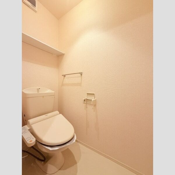 トイレ (トイレ)