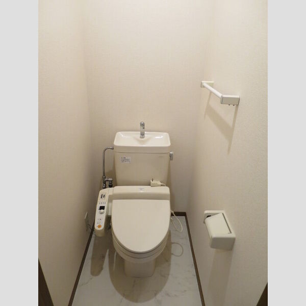 トイレ (トイレ)