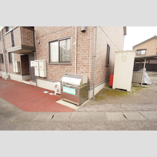 その他 (アパート専用ゴミステーション)