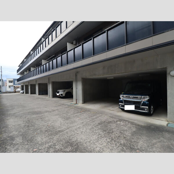 駐車場 (駐車場)
