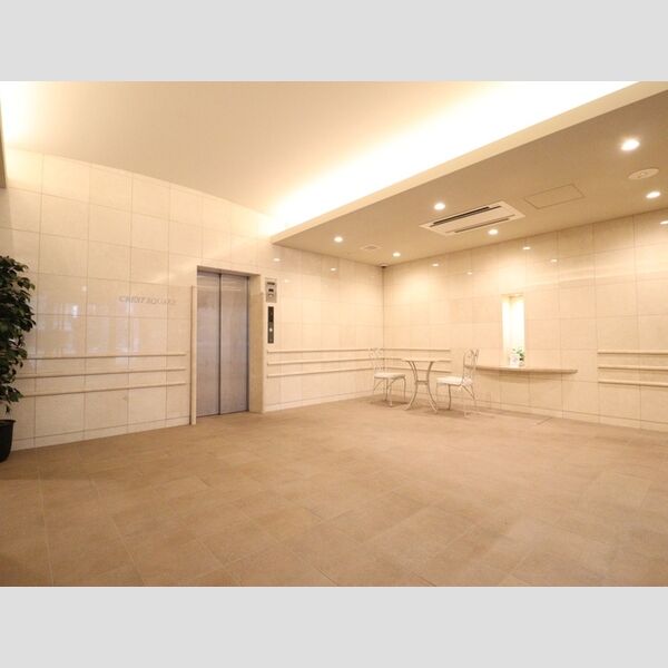 現地周辺 (ロビー)