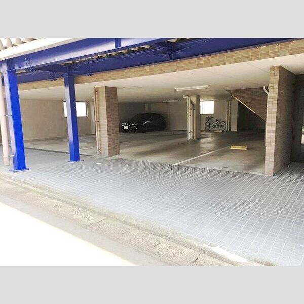 駐車場 (駐車場)