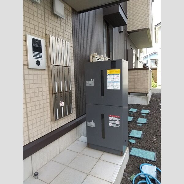 エントランス (宅配ボックス)