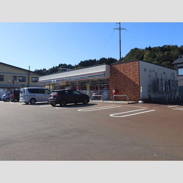 現地周辺 (セブンイレブン 栃尾新栄店(850m))