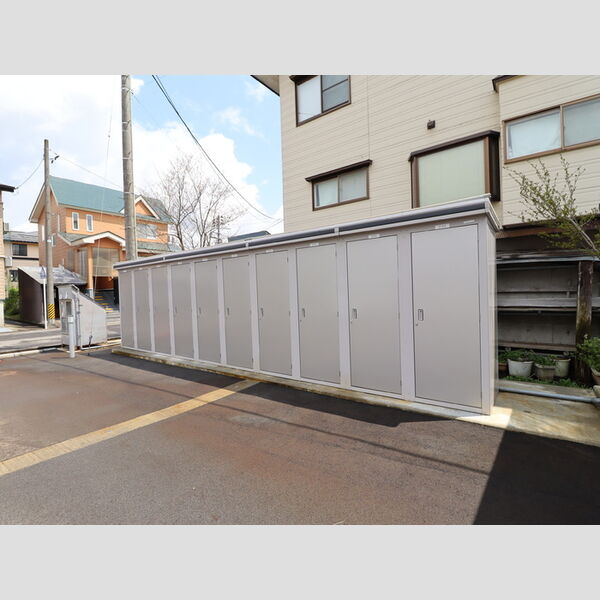 現地周辺 (物置)