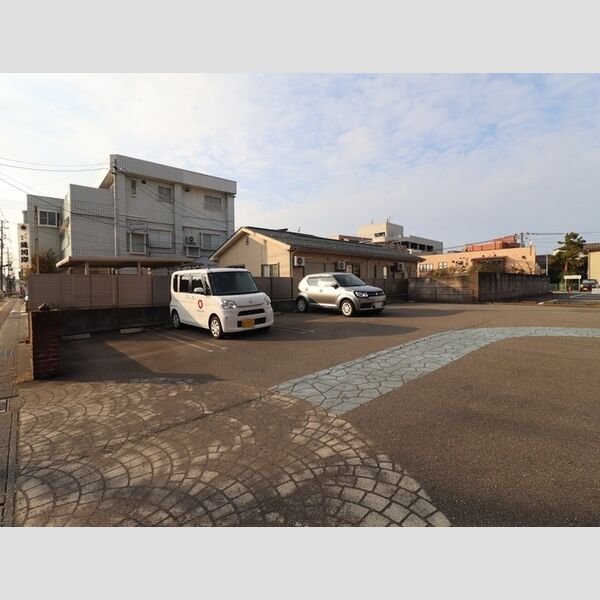 駐車場 (駐車場)