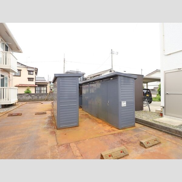 現地周辺 (物置)