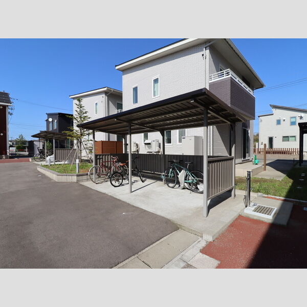 現地周辺 (駐輪場)