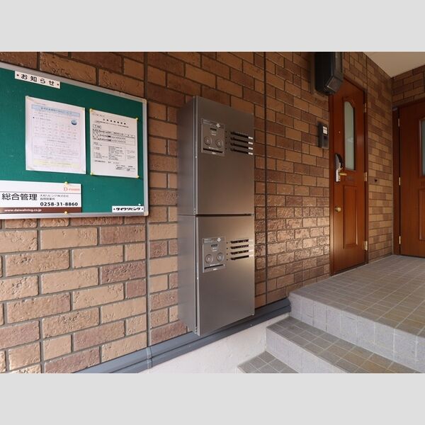 エントランス (宅配ボックス)