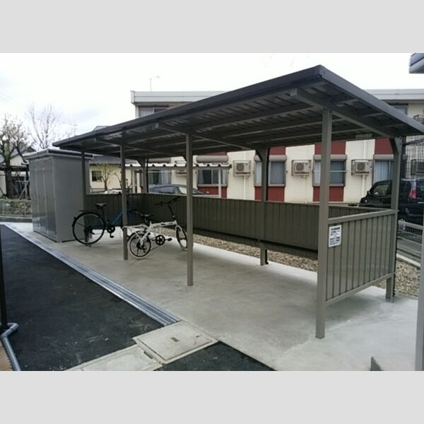 現地周辺 (駐輪場)