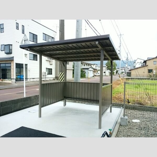 現地周辺 (駐輪場)