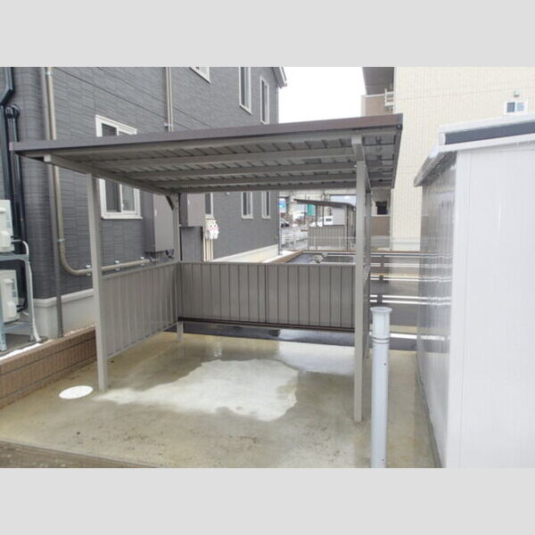 現地周辺 (駐輪場)