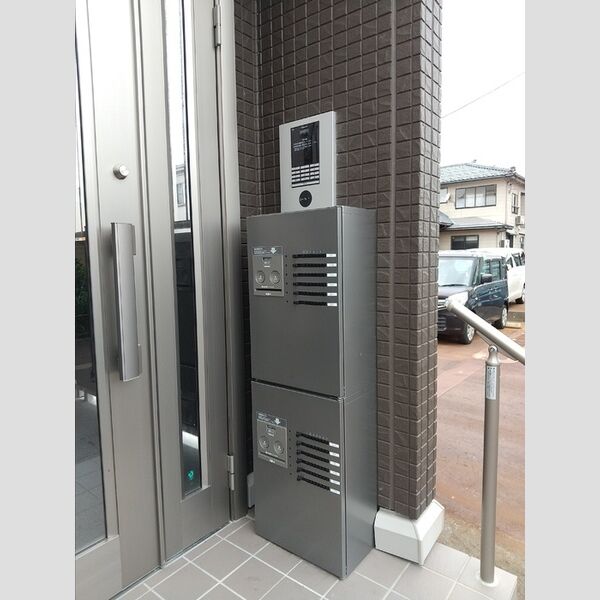 エントランス (宅配ボックス)