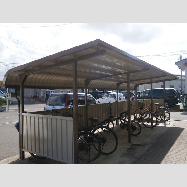 現地周辺 (駐輪場)