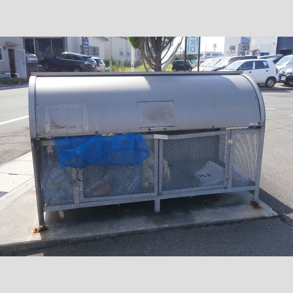 現地周辺 (ゴミ置場)