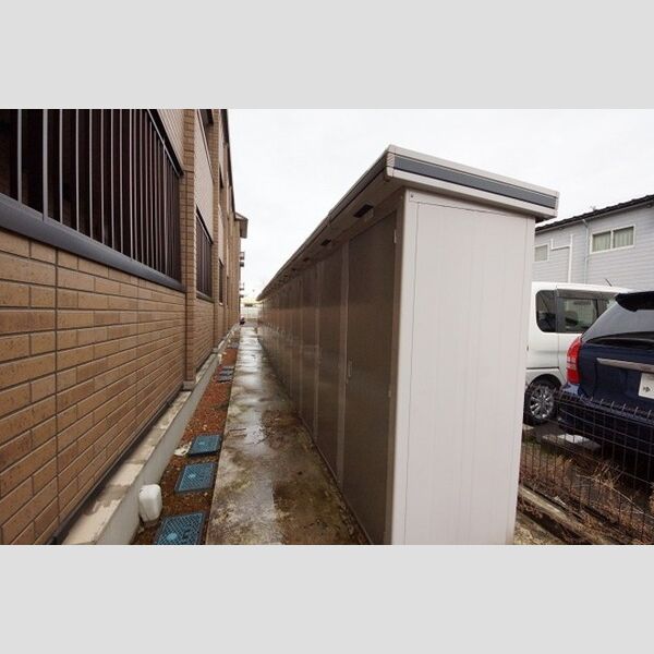 現地周辺 (物置)