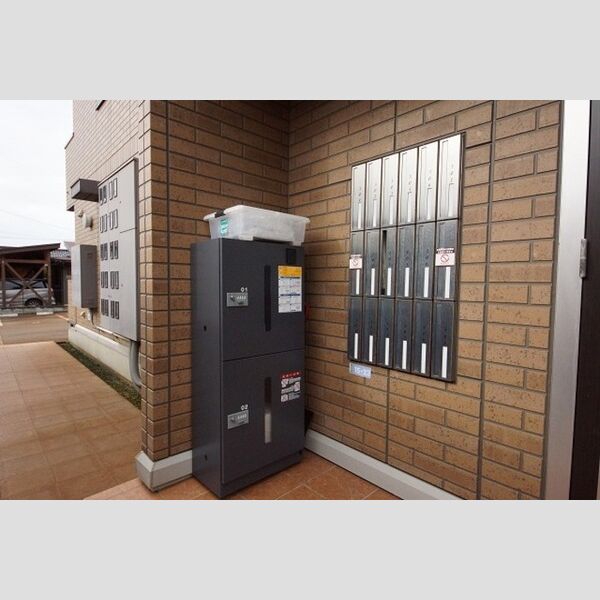 エントランス (宅配ボックス)