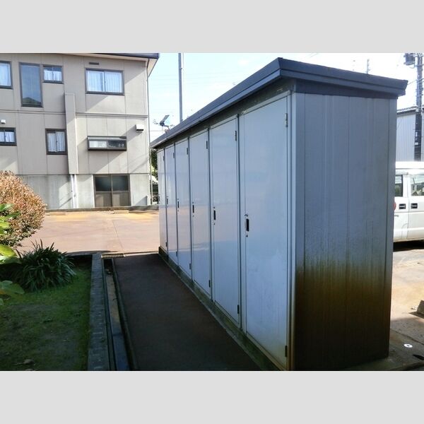 現地周辺 (物置)