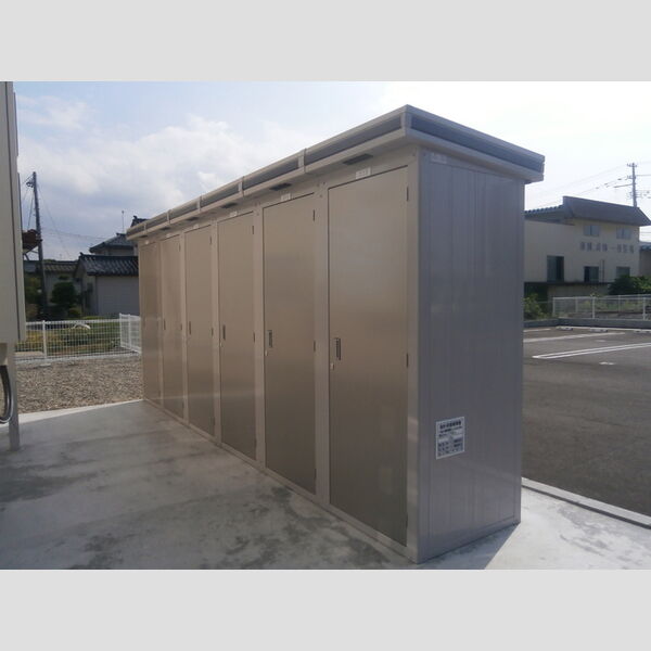 現地周辺 (物置)