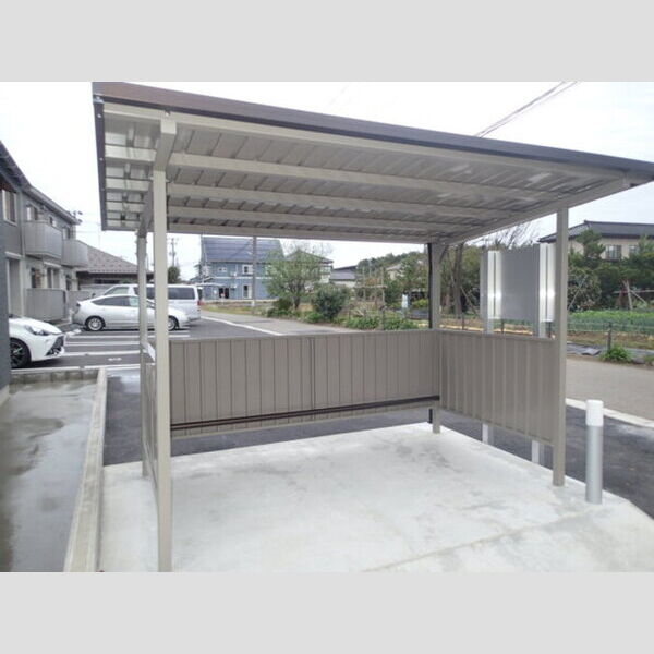 現地周辺 (駐輪場)