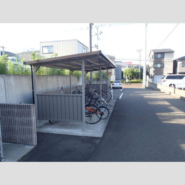 現地周辺 (駐輪場)