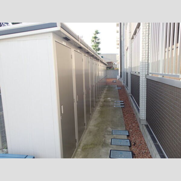 現地周辺 (物置)