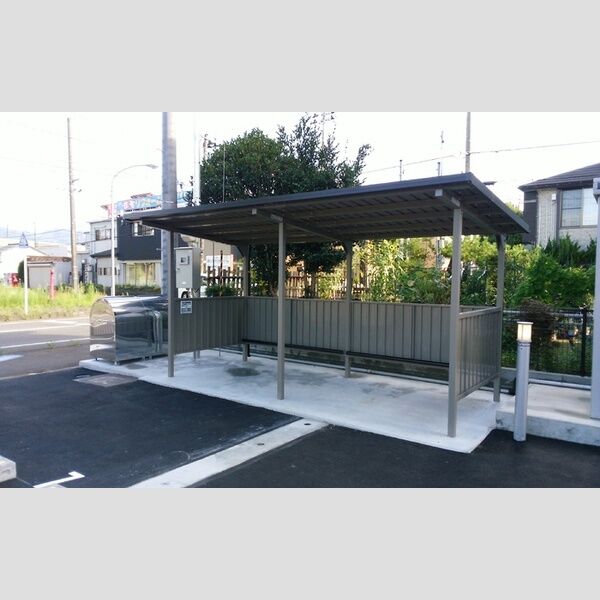 現地周辺 (駐輪場)