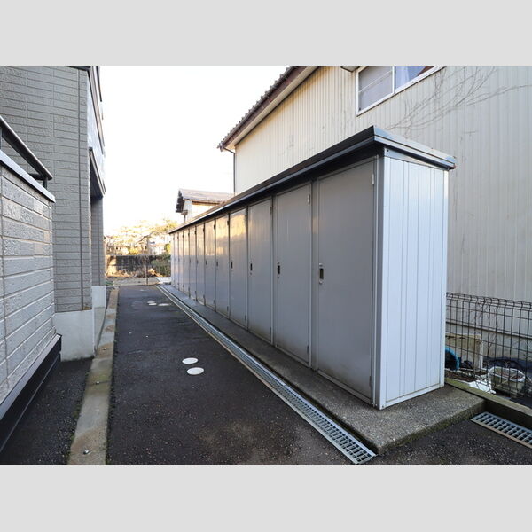 現地周辺 (物置)