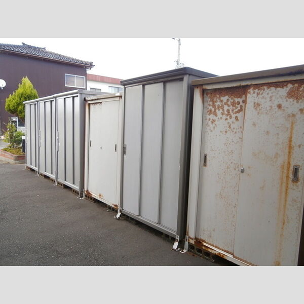 現地周辺 (物置)