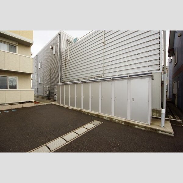 現地周辺 (屋外物置)